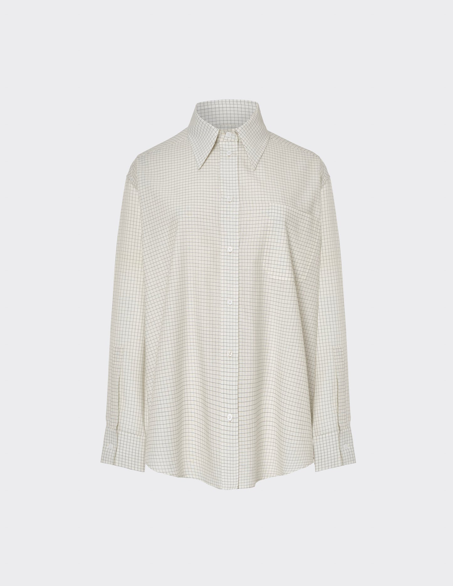 Pointed collar shirt