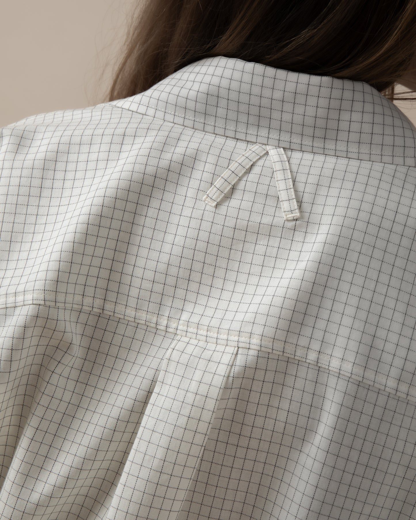 Pointed collar shirt