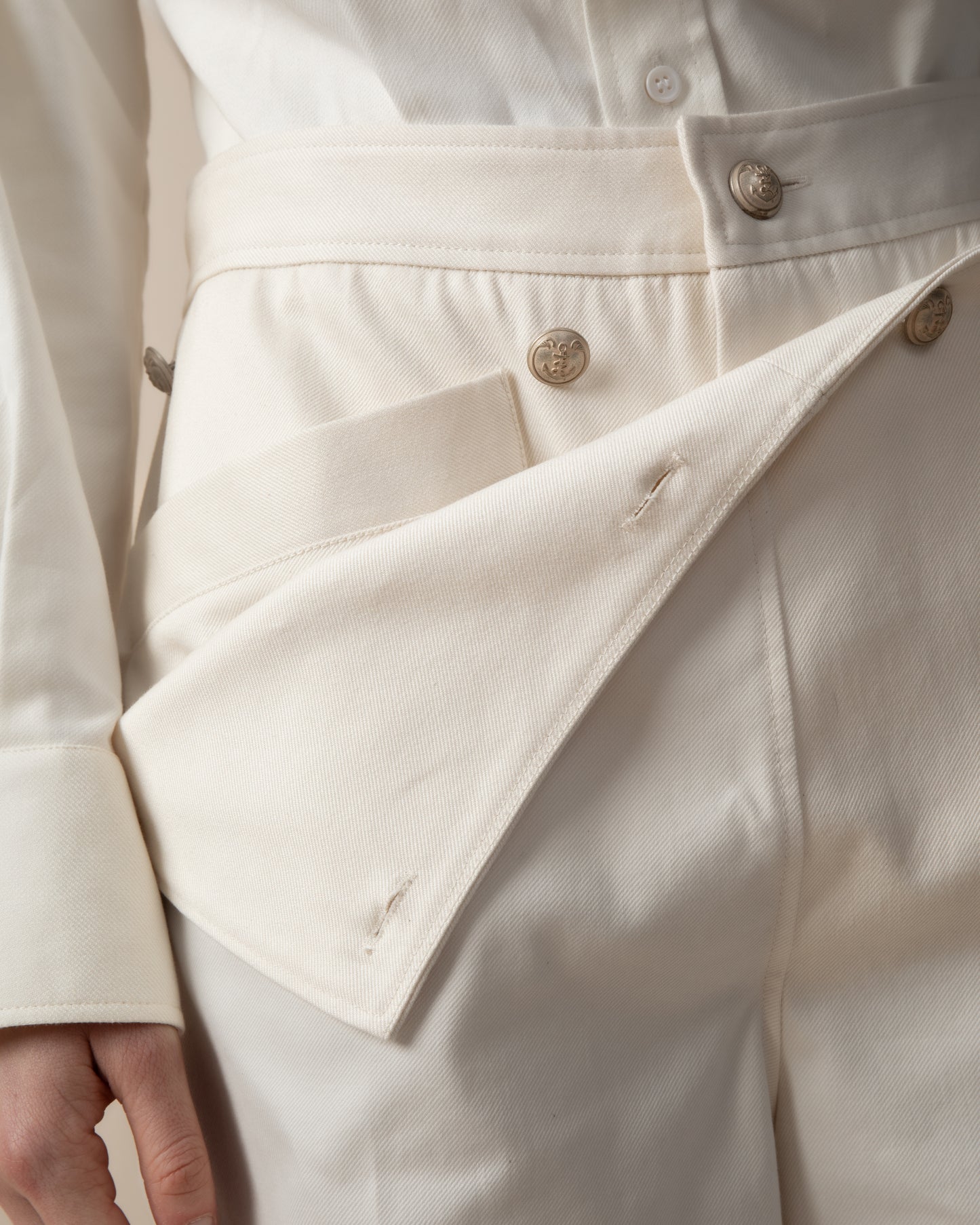 Front-panel detailing trousers