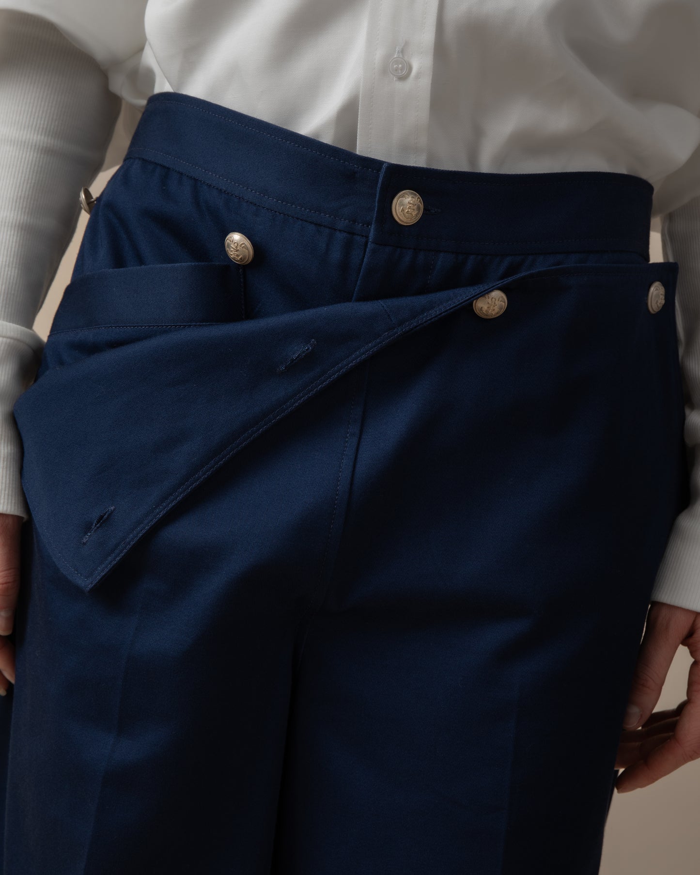 Front-panel detailing trousers